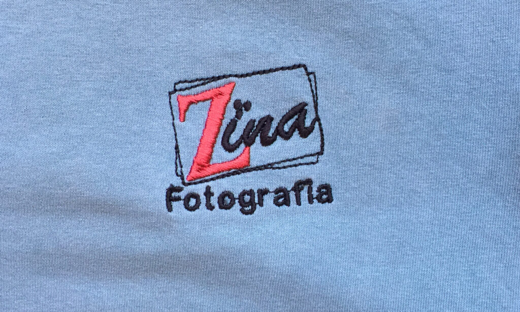 imagen bordado de logo de Zina fotografía